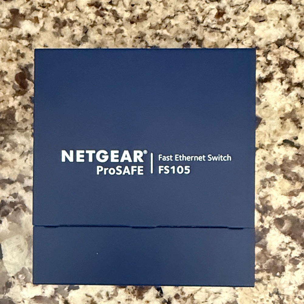 NETGEAR ProSAFE FS105 Ethernet Switch with plug